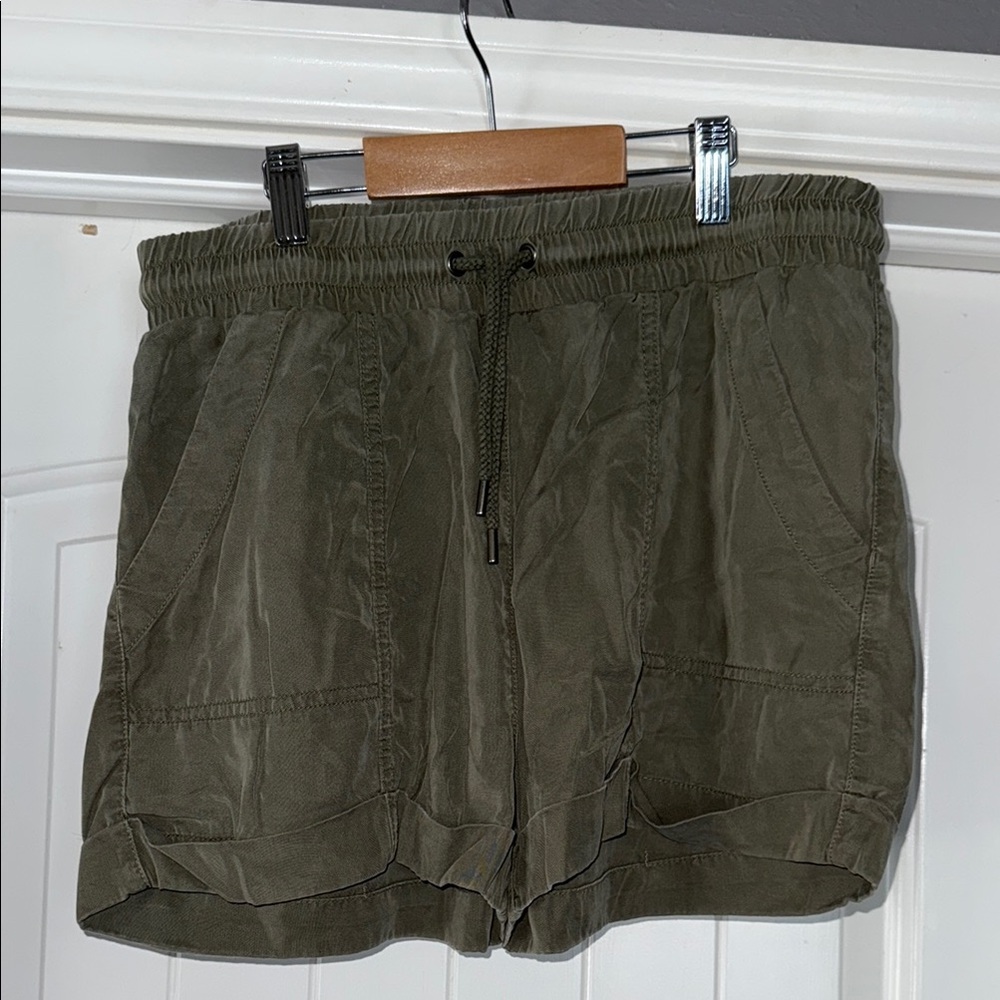 Universal Thread Olive Green Women's Shorts